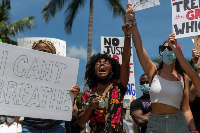 Manifestation contre les violences policières à Miami (Floride), le 30 mai 2020, à la suite de la mort de George Floyd, à Minneapolis, cinq jours plus tôt.