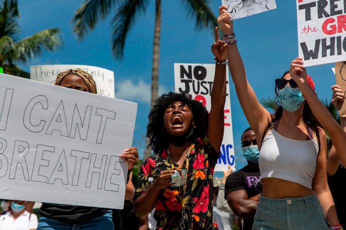 Manifestation contre les violences policières à Miami (Floride), le 30 mai 2020, à la suite de la mort de George Floyd, à Minneapolis, cinq jours plus tôt.