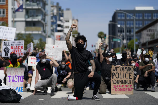Manifestation contre les violences policières à Long Beach (Californie), le 31 mai.