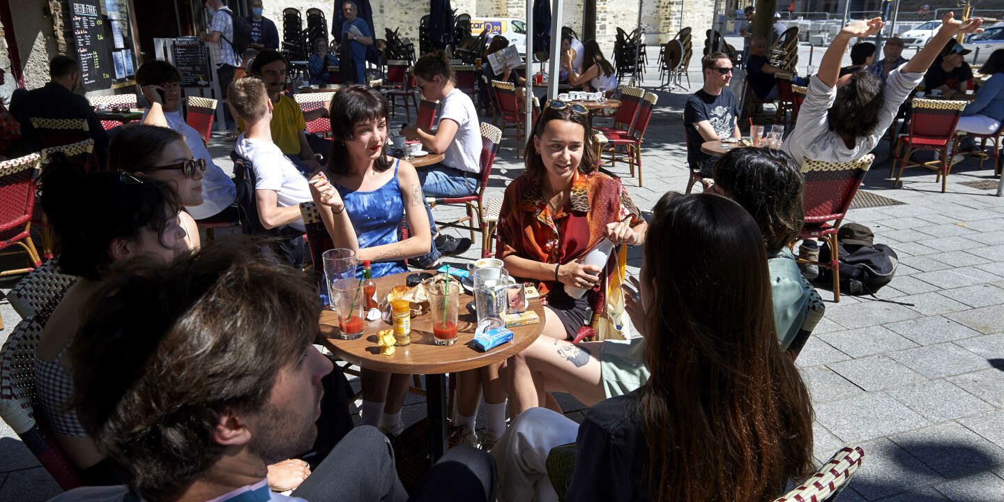 A Rennes, les bars et cafés de la « rue de la soif » misent sur le retour de leurs habitués