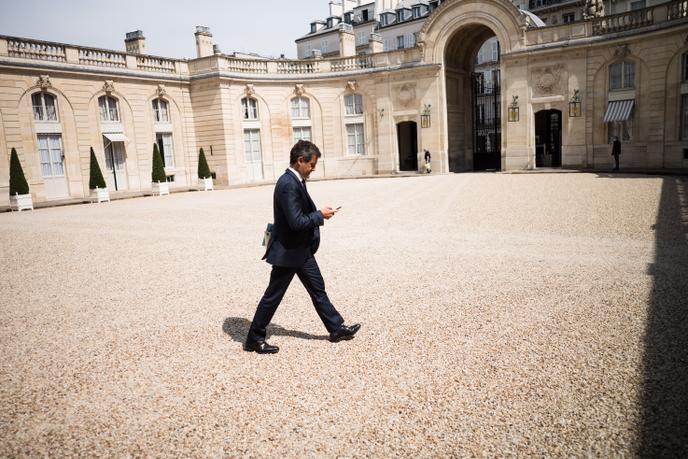 Le ministre de l’action et des comptes publics, Gérald Darmanin, à la sortie du conseil des ministres du 3 juin, au palais de l’Elysée.