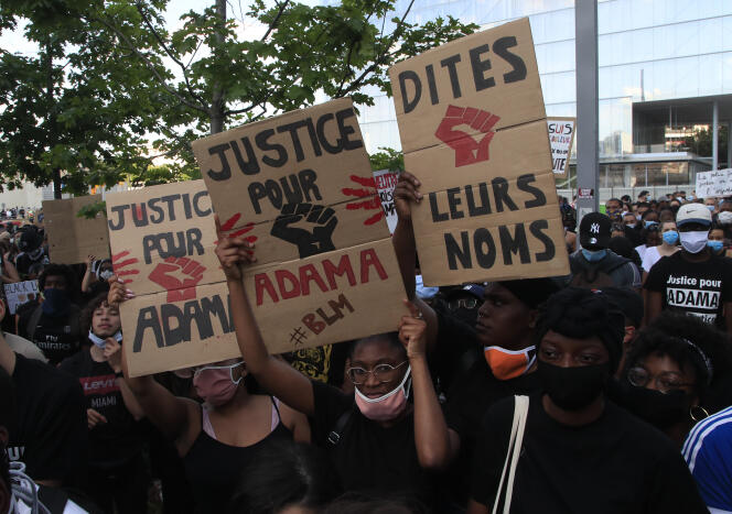 Manifestation devant le palais de justice de Paris, le 2 juin 2020.