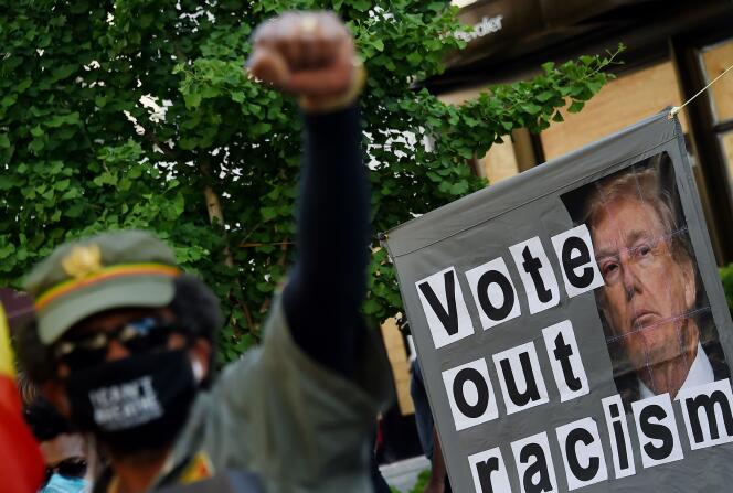 Lors d’une manifestation contre les violences policères et le racisme, à Washington, le 7 juin.