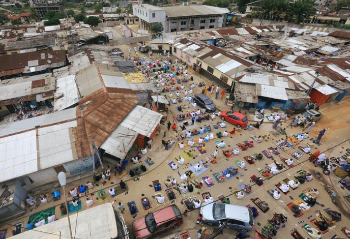 Vincent Toh Bi Irie Prefet A Abidjan Il Faut Penser La Ville Connectee A L Aune Du Phenomene Des Fake News
