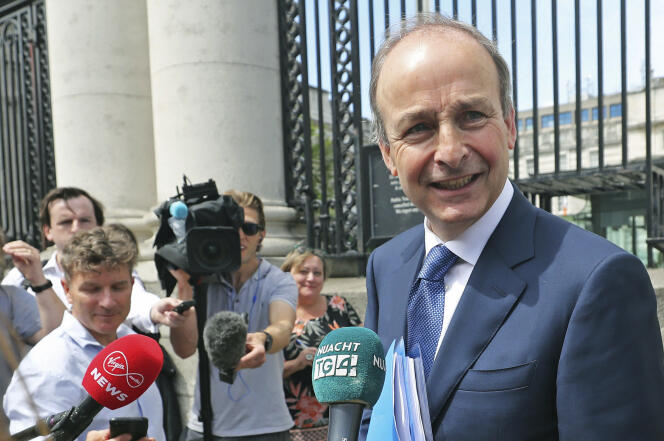 Le chef de file du Fianna Fail, Micheal Martin, lors d’une conférence de presse, le 15 juin 2020 à Dublin.