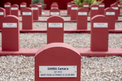 Chasselay, le 15 juin 2020.
Tata Sénégalais, nécropole nationale ou sont inhumés 188 tirailleurs originaires de différents pays d'Afrique de l'ouest massacrés le 20 juin 1940.