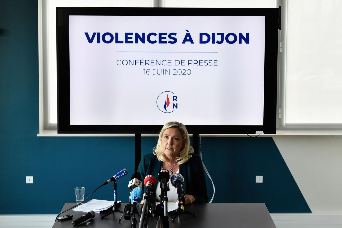 Violences à Dijon : les oppositions dénoncent un « affaiblissement de l ...