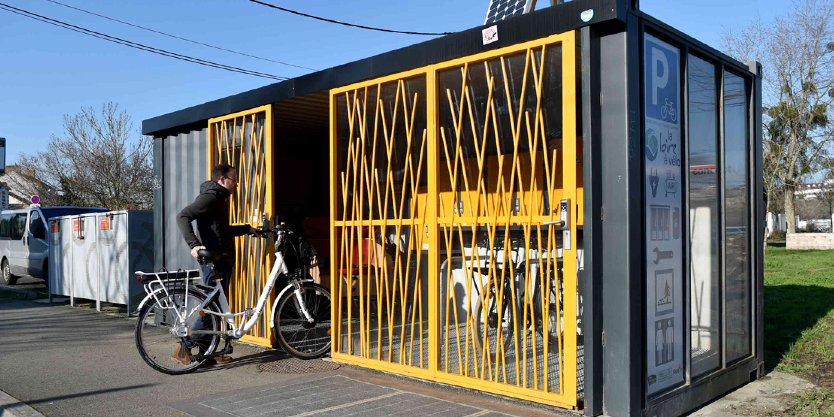 A Nantes, Nielsen Concept mise sur un abri vélo intelligent, solidaire et 100 % écolo