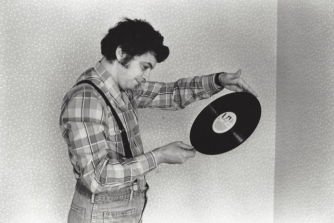 Jean-Patrick Manchette, chez lui, en 1981.