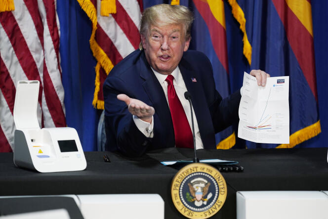 Donald Trump, ici lors d’une table ronde à Phoenix le 5 mai, a signé un décret gelant plusieurs types de visas de travail, le 22 juin.
