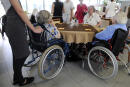 (No Pub, 05/2011) 44, Nantes. Maison de retraite accueillant personnes âgées dépendantes, EHPAD, collation dans la salle à manger. Utilisation éditoriale uniquement, nous contacter pour toute autre utilisation