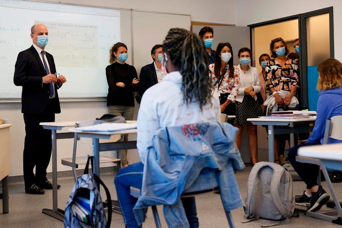 Retour A L Ecole Finalement La Vie Scolaire Reprend Ses