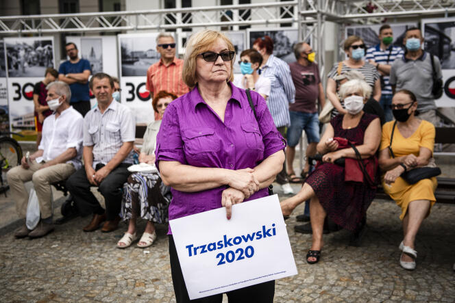 Rassemblement sur la place Kosciuszki, à Bialystok (Pologne), pour écouter le maire de Varsovie, Rafal Trzaskowski, le 21 juin.