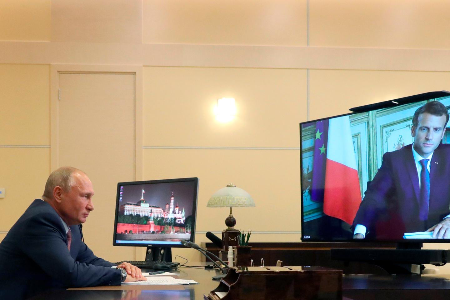 Emmanuel Macron et Vladimir Poutine relancent le dialogue stratégique