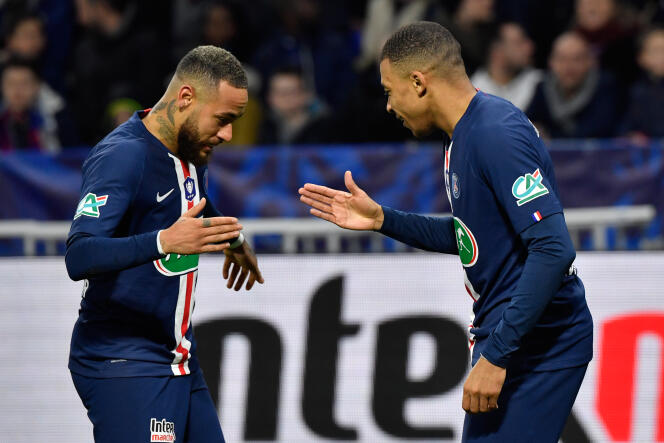 Sacrés champions de France au terme d’une saison 2019-2020 tronquée, mais qu’ils ont largement dominée, Kylian Mbappé, Neymar et leurs coéquipiers du PSG vont remettre leur titre en jeu.