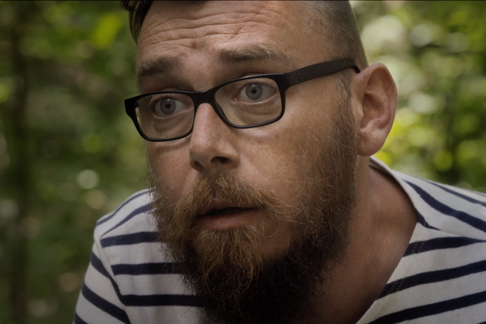 Joseph Ponthus, l’un des employés d’abattoir qui témoigne dans le documentaire d’Anne-Sophie Reinhardt, s’en est sorti par l’écriture (« A la ligne », 2019).