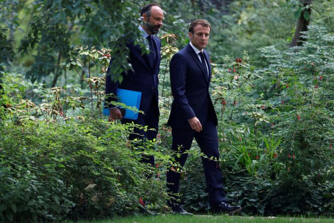 Emmanuel Macron et Edouard Philippe, alors premier ministre, avant un échange avec les citoyens de la Convention citoyenne pour le climat, en juin 2020.