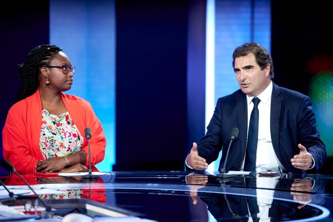 Le président des Républicains, Christian Jacob, et Sibeth Ndiaye, secrétaire d’Etat et porte-parole du gouvernement, sur le plateau de France Télévision au soir du second tour des municipales, à Paris le 28 juin.