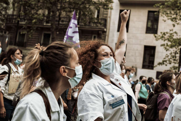 Manifestation du personnel soignant à Paris, le 30 juin.