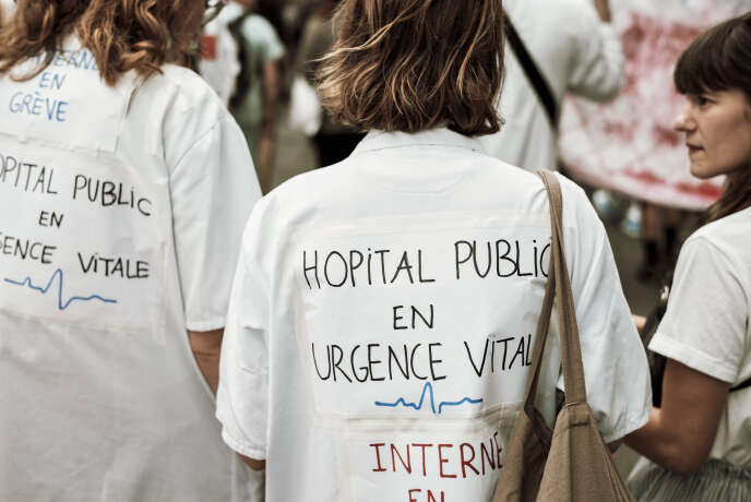 Manifestation du personnel soignant à Paris, le 30 juin.