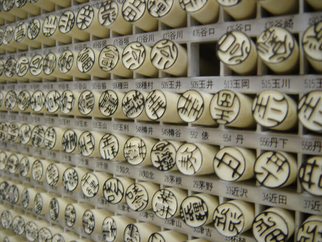 Des hankos, l’appellation des sceaux japonais.
