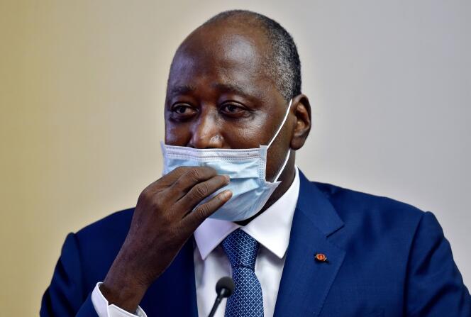 Le premier ministre ivoirien, Amadou Gon Coulibaly, lors de son retour à Abidjan, le 2 juillet, après s’être fait soigner en France pendant deux mois.