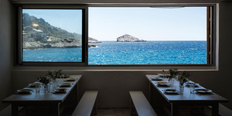 Le restaurant de Tuba avec vue sur l'île Maïre et la Méditerranée. Marseille, le 19 juin 2020.