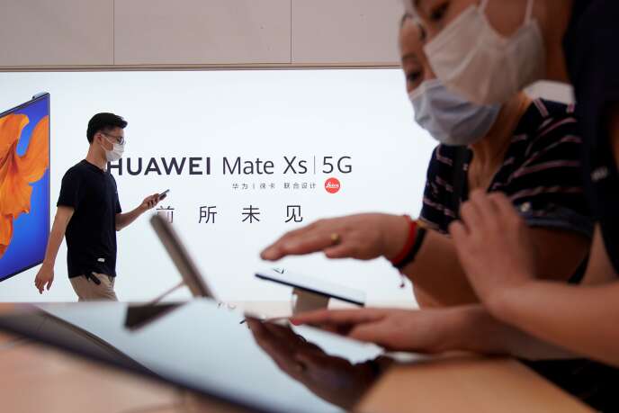 Une boutique Huawei tout juste inaugurée à Shanghai, le 24 juin.
