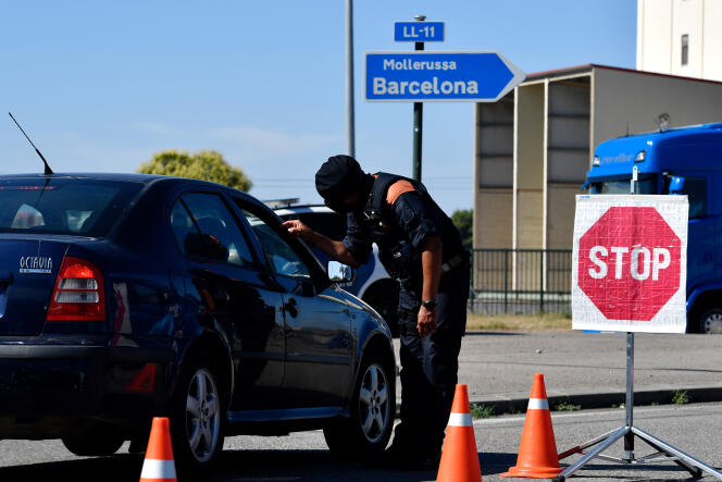 Checkpoint sur la route de Lérida, le 4 juillet.