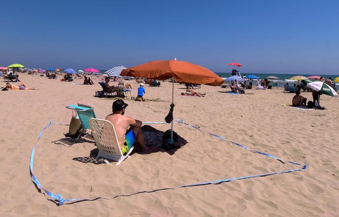 La Distanciation Physique Sur La Plage C Est Peut Etre Un Detail