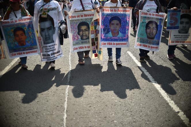 Manifestation marquant les cinq ans de la disparition des 43 étudiants de l’école d’Ayotzinapa (Mexique), le 26 septembre 2019.