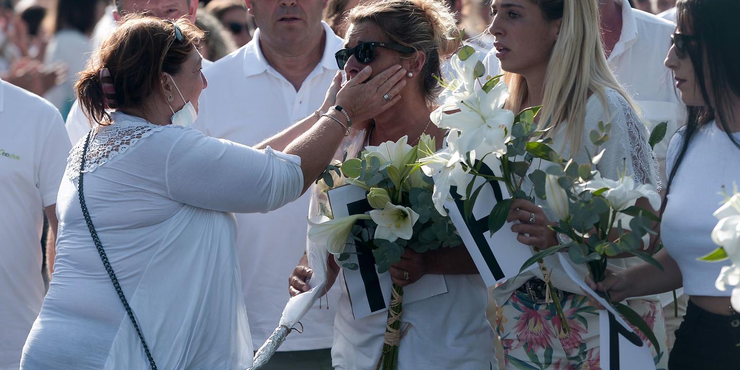 In Bayonne Parade In White In Tribute To The Attacked Bus Driver