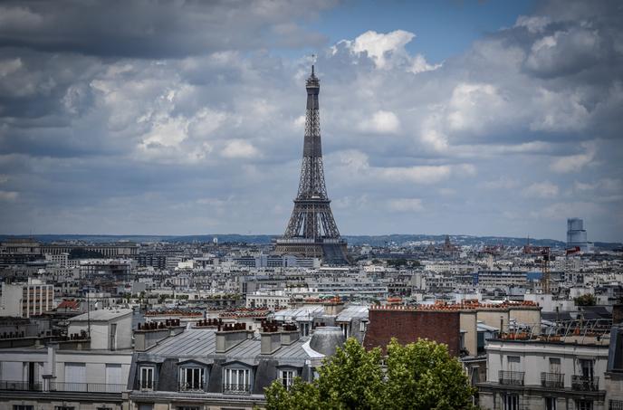Vue sur la tour Eiffel, à Paris, le 15 juin.