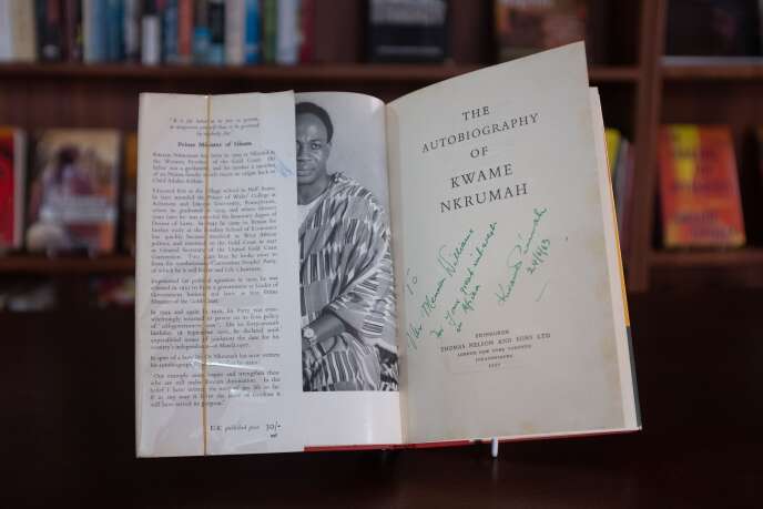 Dans la collection de Sylvia Arthur, cet ouvrage de Kwame Nkrumah dédicacé de sa main, est consultable à la Library of Africa and the African Diaspora (Loatad) à Accra.