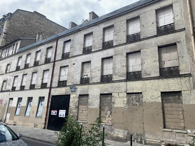 Vue de l’hôtel particulier, au 12 rue Oudinot, à Paris, début juillet.