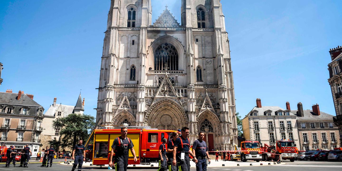 Le Feu A La Cathedrale De Nantes A Ete Circonscrit Une Enquete Ouverte Pour Incendie Volontaire