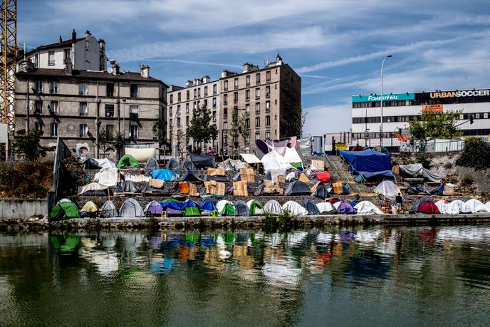Je Ne Sais Pas Dans Quel Pays Aller A Aubervilliers Plus D Un Millier De Personnes Migrantes Dorment A La Rue