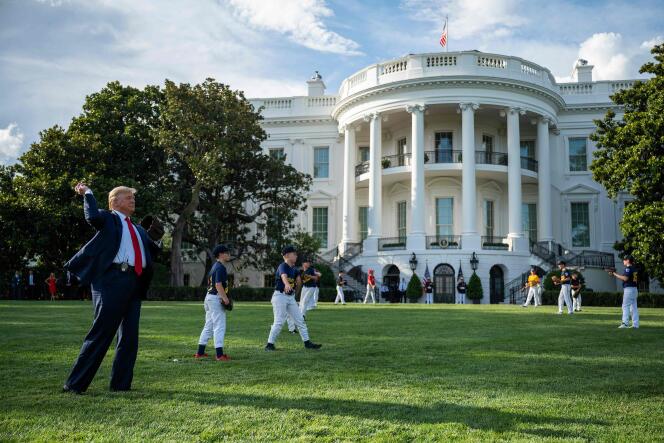 Le président des Etats-Unis, Donald Trump, dans les jardins de la Maison Blanche, à Washington, le 23 juillet.