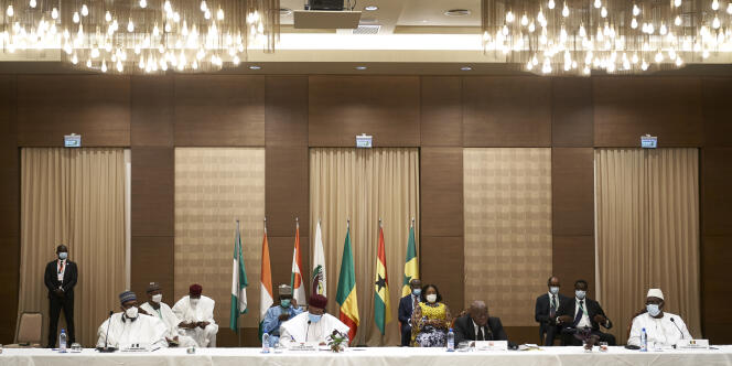 Les présidents du Niger, du Ghana, de la Côte d’Ivoire, du Nigeria et du Sénégal à Bamako, le 23 juillet 2020.