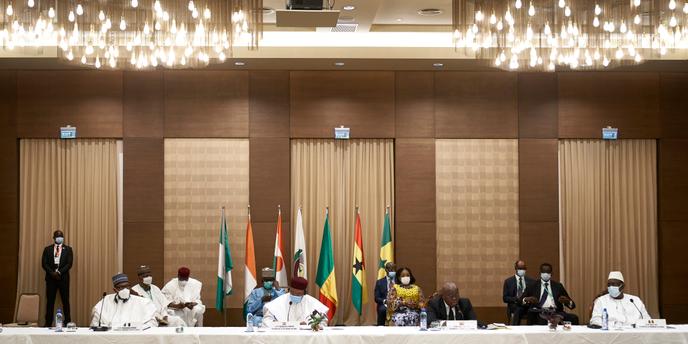 Les présidents du Niger, du Ghana, de la Côte d’Ivoire, du Nigeria et du Sénégal à Bamako, le 23 juillet 2020.