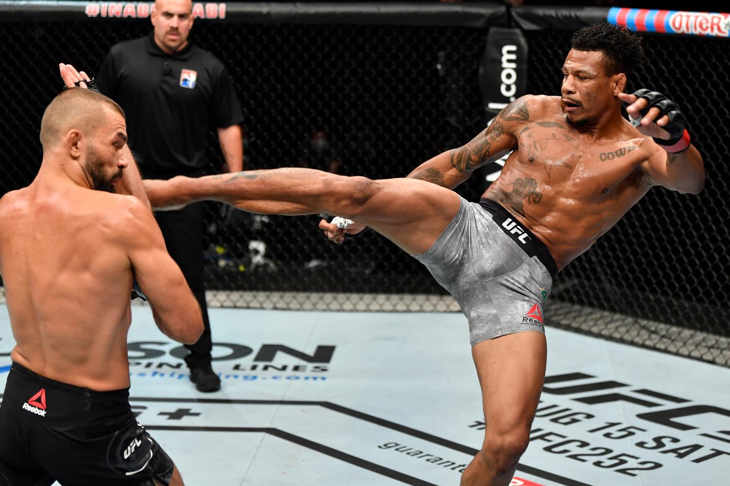 les-premiers-combats-de-mma-en-france-ont-lieu-ce-soir-voici-ce-qu-il