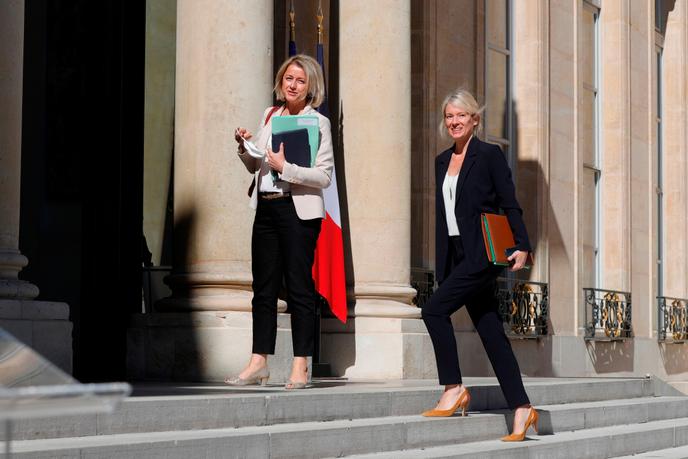 Barbara Pompili, ministre de la transition écologique, et Bérangère Abba, secrétaire d’Etat à la biodiversité, à l’Elysée, le 27 juillet.