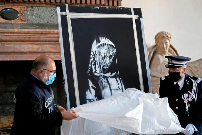 Le Parcours Rocambolesque Du Banksy Vole Au Bataclan Puis Retrouve En Italie