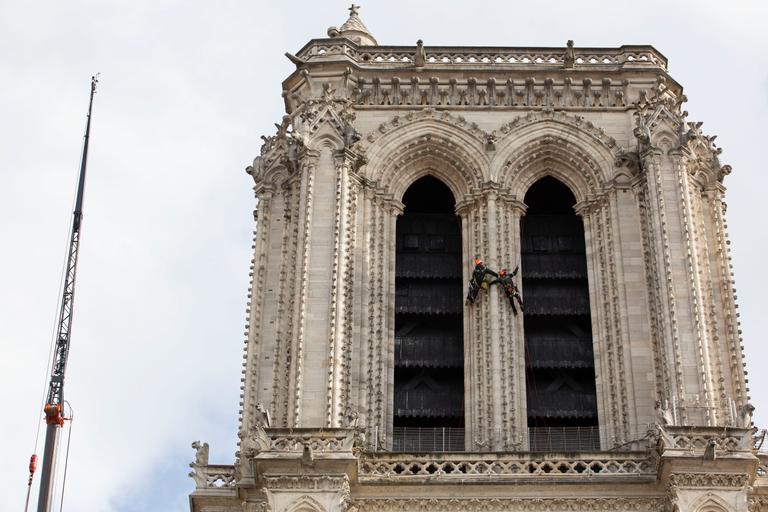 Notre Dame De Paris Le General Ses Troupes Et Le Te Deum A L