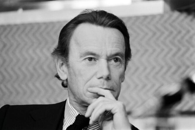 Albin Chalandon, alors député des Hauts-de-Seine, participant aux Assises de l'UDR à Nantes, en novembre 1973.