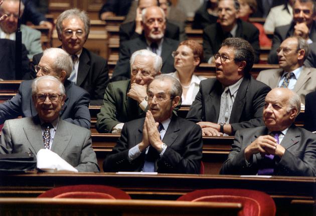 Senator Robert Badinter attends the senatorial elections on October 1, 2001, in Paris, in the hemicycle of the Senate.