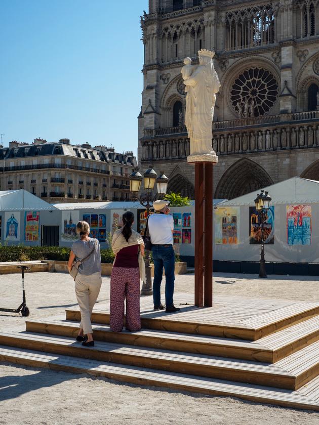 Notre Dame De Paris Une Cathedrale Dans La Cite Au CÅur De Nouvelles Batailles