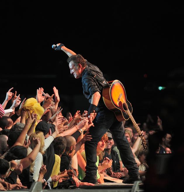 Bruce Springsteen en concert au festival des Vielles Charrues, à Carhaix-Plouguer (Finistère), le 16 juillet 2009.