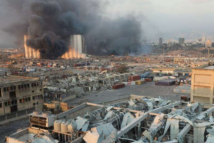 Près du port de Beyrouth, à proximité de l’épicentre de l’explosion, mardi 4 août en fin de journée.