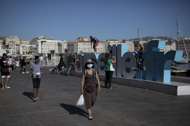 Sur le Vieux-Port de Marseille, où le masque est obligatoire depuis le 8 août.